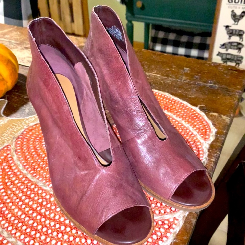 Lucky Brand Joals Brown open toed booties worn twice